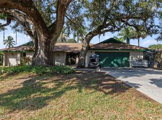 300 Broadview Dr, Fort Myers, FL 33905