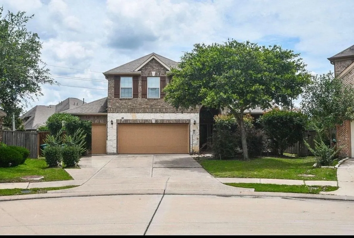 4 bed, 3.5 bath, 2652 sqft, $2,999 — Photo 2