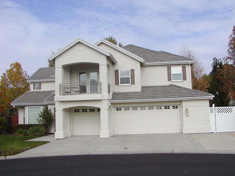 1st image of 18 Edgewood Ct