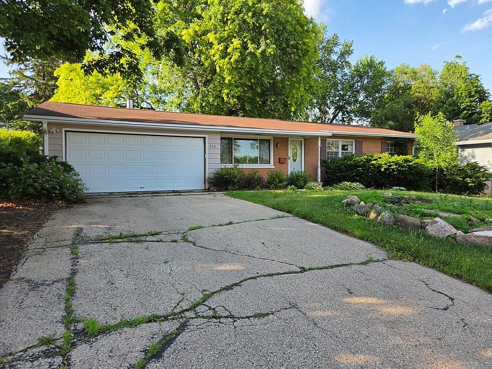1st image of 916 Roby Rd