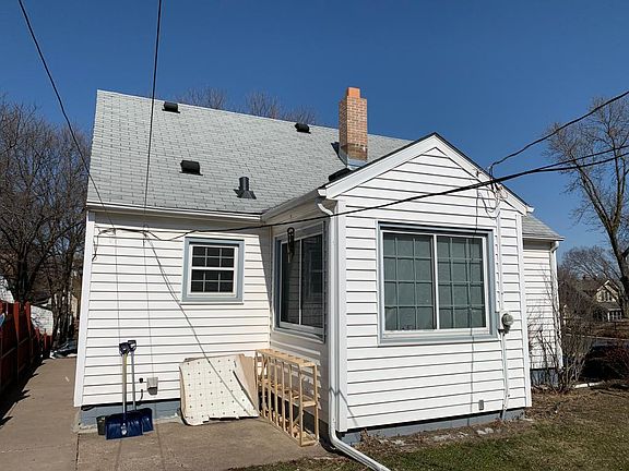 2nd image of 736 Lawson Ave E