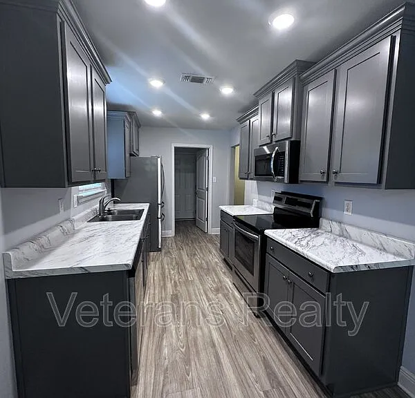 14073 Fox Hill Dr — Photo 6