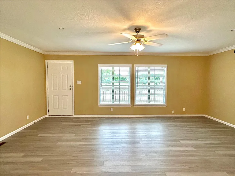 831 Country Club Rd — Photo 21