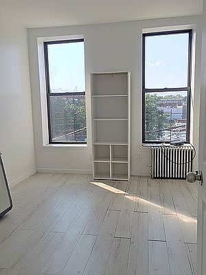 3rd image of 721 Henry St APT 3L