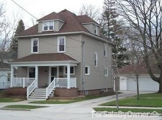 913 Huron St, Manitowoc, WI 54220