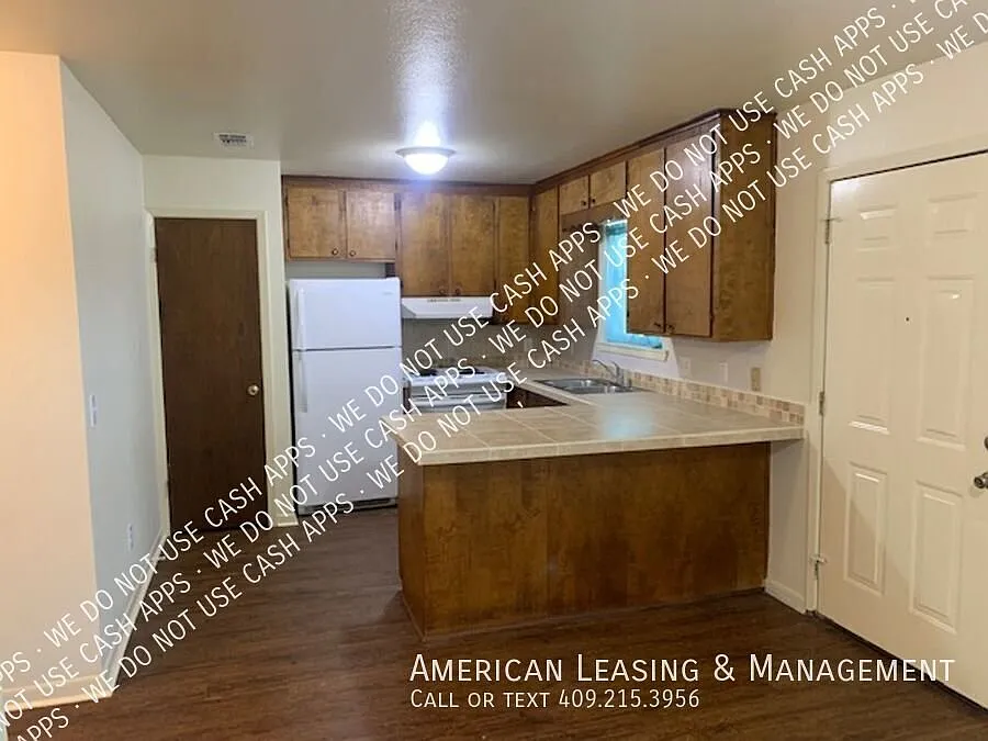 ** Move In Special ** — Photo 3