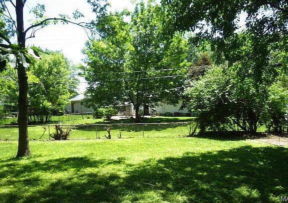 3rd image of 1820 Shirlene Dr