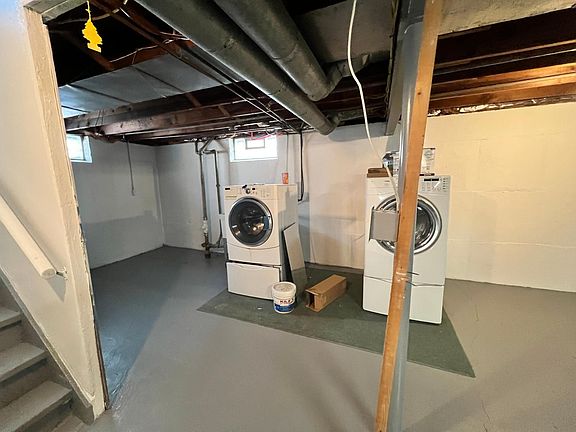 3rd image of 459 Capen Blvd