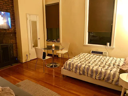 Rented by Compass | media 11