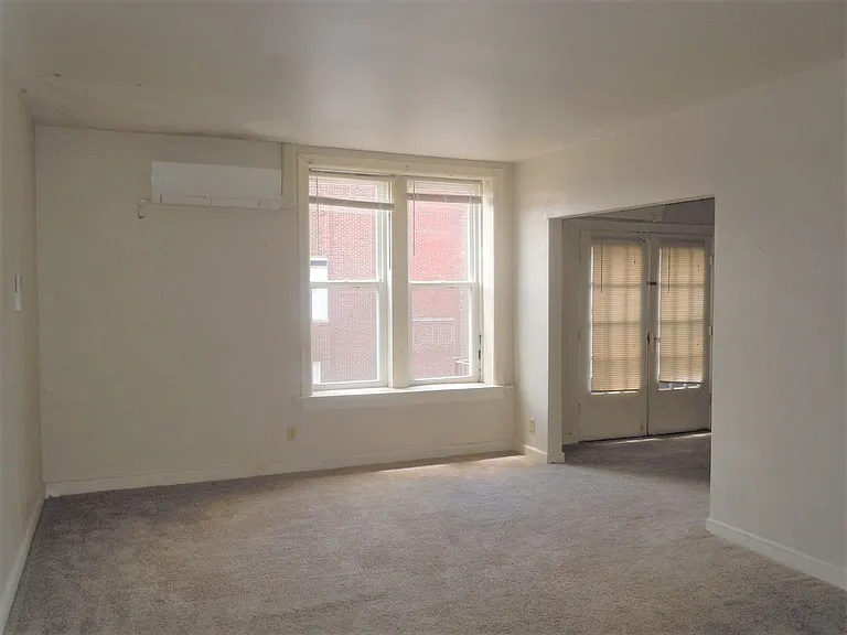 108 S Clinton St — Photo 3