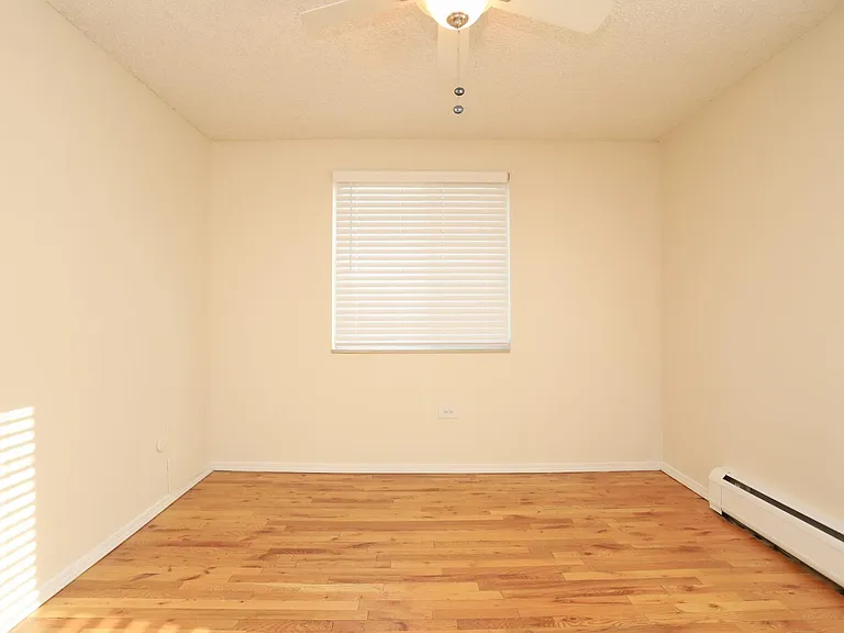 140 S Ogden St — Photo 37