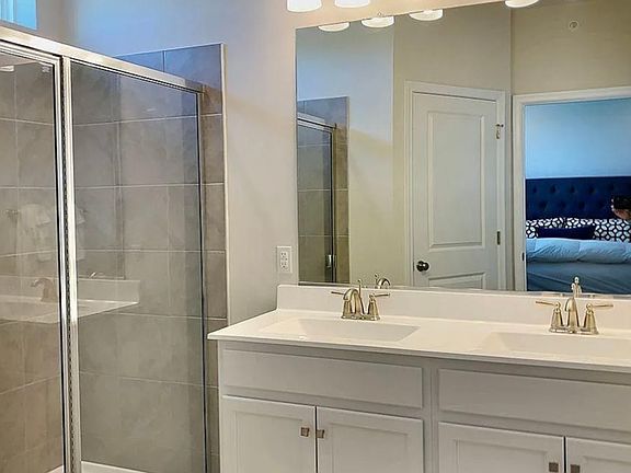 3rd image of 375 Dawson Pl