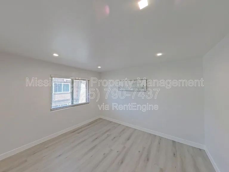 250 Ash Ave #C — Photo 14