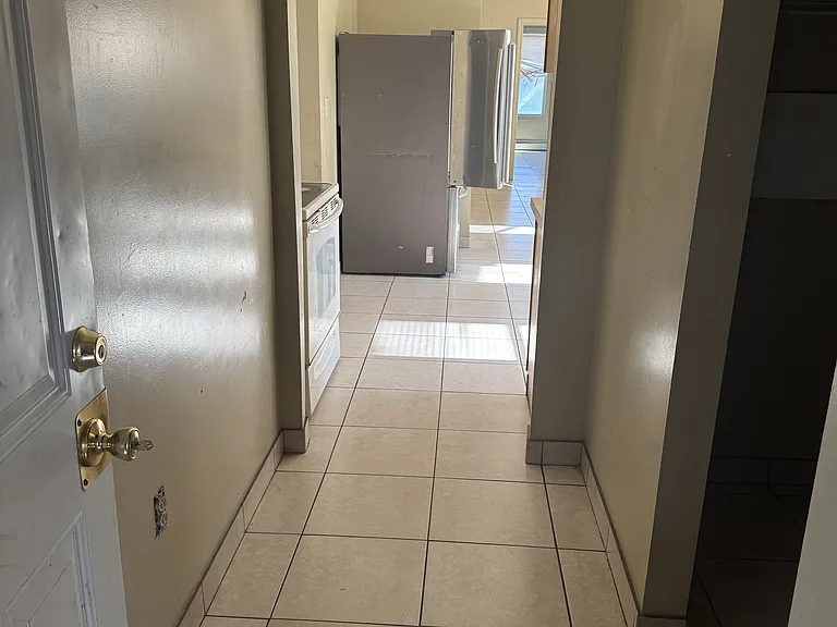 44 Hamilton St #3 — Photo 5