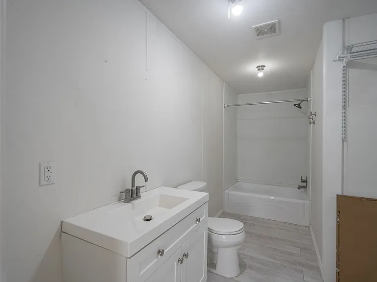 5618 S County Road 1202 — Photo 12