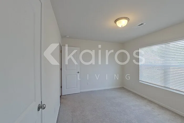 1151 Silvertrace Dr — Photo 9