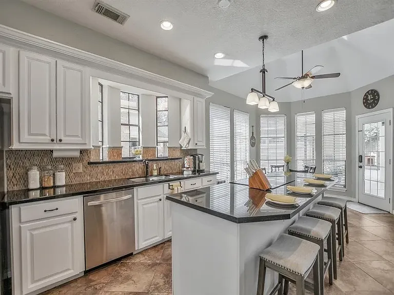 6035 Spring Creek Grove Ln — Photo 5