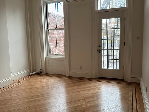 4th image of 11 Willow St APT 3