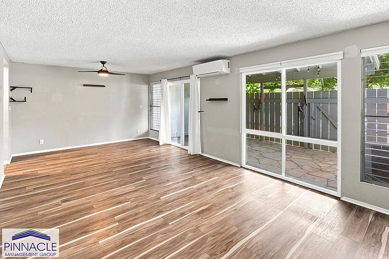 3 bed, 2.5 bath, 1650 sqft, $4,300 — Photo 1