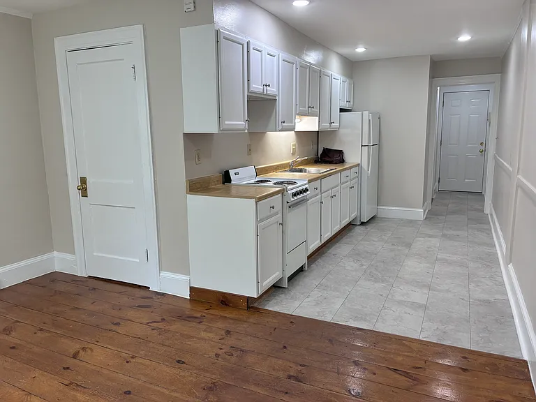 690 Congress St — Photo 14