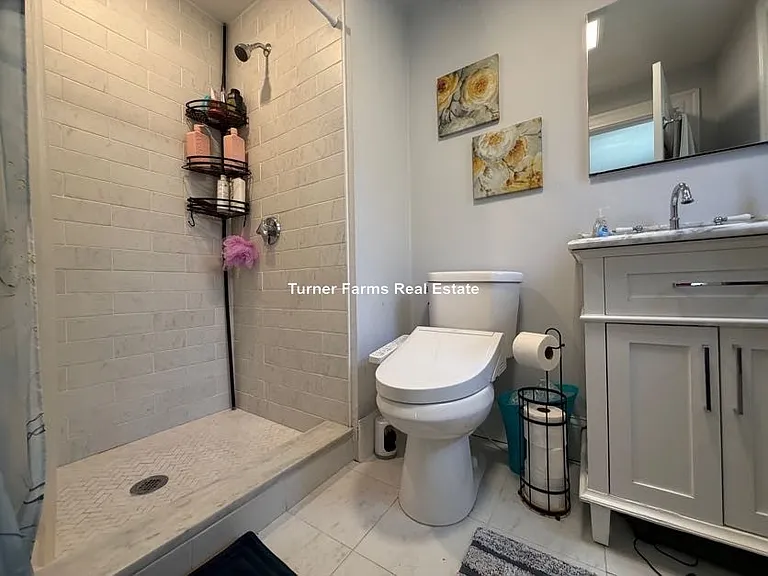 11 Burnham St #1R — Photo 22