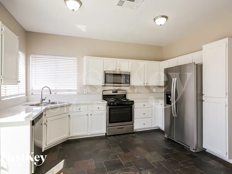 1620 Knoll Heights Ct — Photo 8
