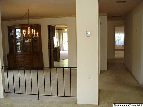 2nd image of 13 Woodstock Lane