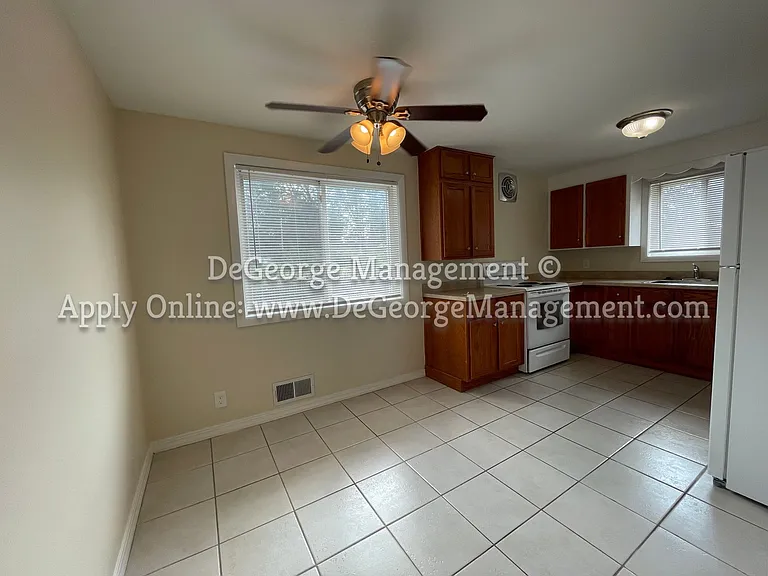 Bennington Townhomes — Photo 7