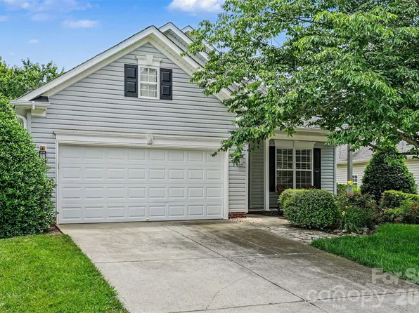 877 Platinum Dr, Fort Mill, SC 29708