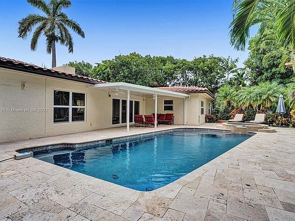 4th image of 1524 Seabreeze Blvd