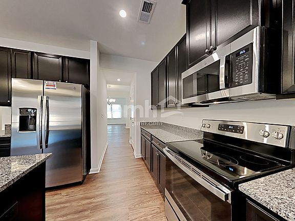 3rd image of 5062 Twin River Dr