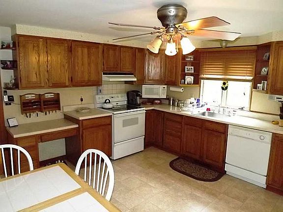 2nd image of 148 Hanaford Dr