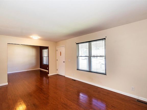 3rd image of 2690 Blackforest Dr