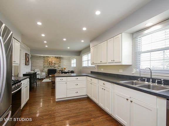 5th image of 1615 N Kennicott Ave
