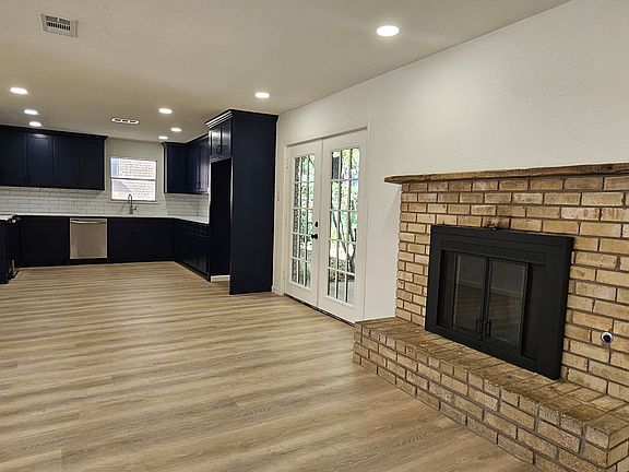 transition into dining area and kitchen