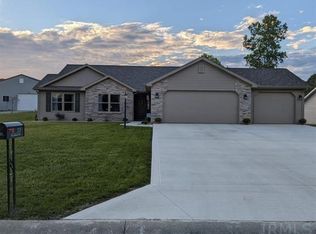 725 Willowbrook Trl, Bluffton, IN 46714