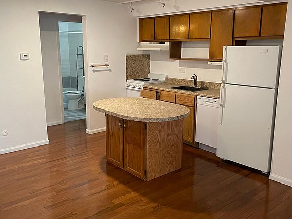 4th image of 1152 York St APT B