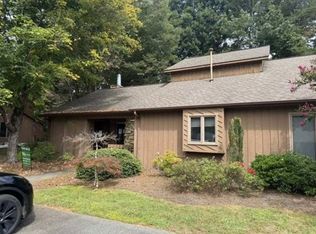 1720 12th St NE, Hickory, NC 28601