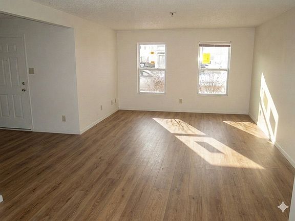 3rd image of 12144 Maize Dr