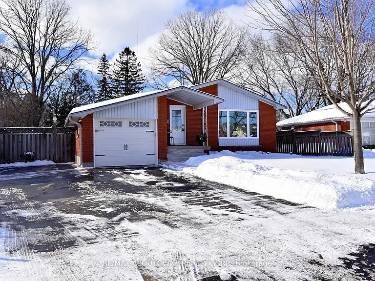314 Bevan Dr — Photo 2