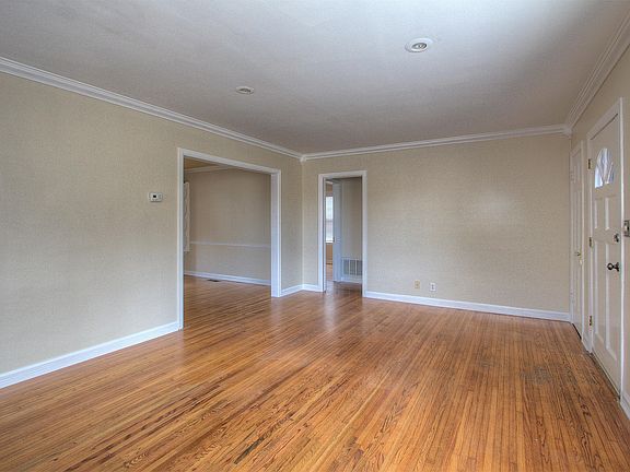 5th image of 1209 S Marion Ave