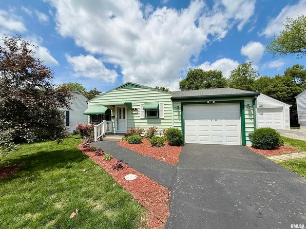 10 Blackhawk Hills Ct, Rock Island, IL 61201