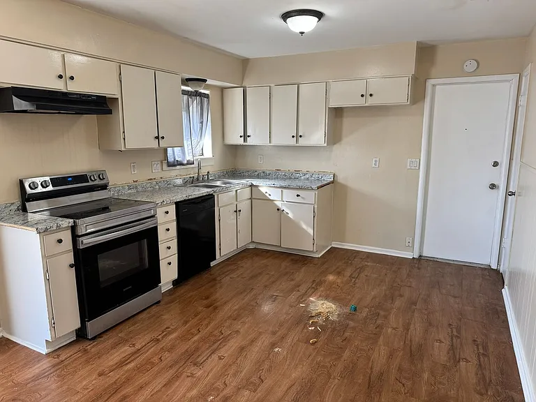 5874 Castle Run — Photo 4