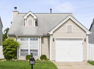 818 Liberty Village Dr, Florissant, MO 63031
