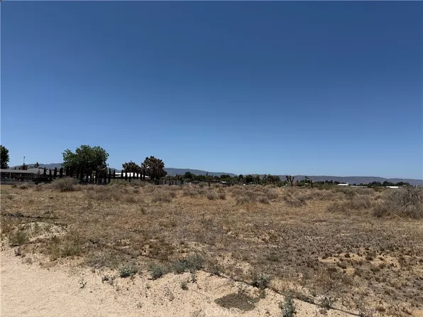 0 15th St W #8, Palmdale, CA 93551