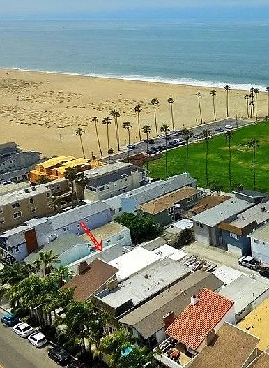 915 E Balboa Blvd — Photo 8