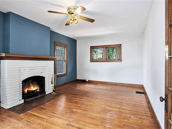 5th image of 214 Marion Ave NW