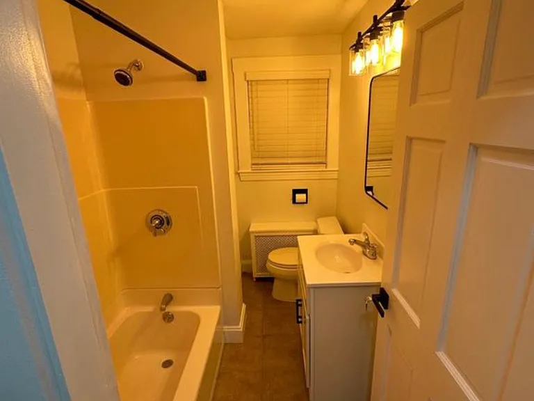 160 Amherst St #2 — Photo 9