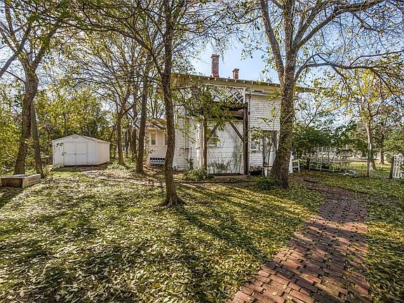 2nd image of 307 Huffhines St