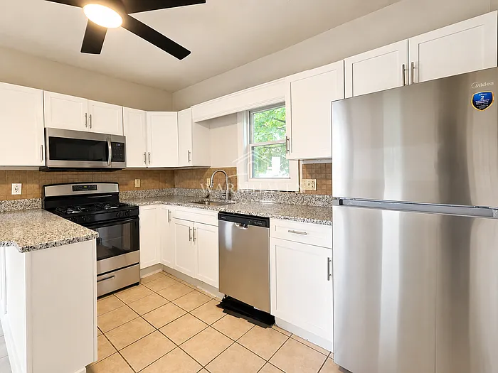 402 Hall Ave — Photo 5